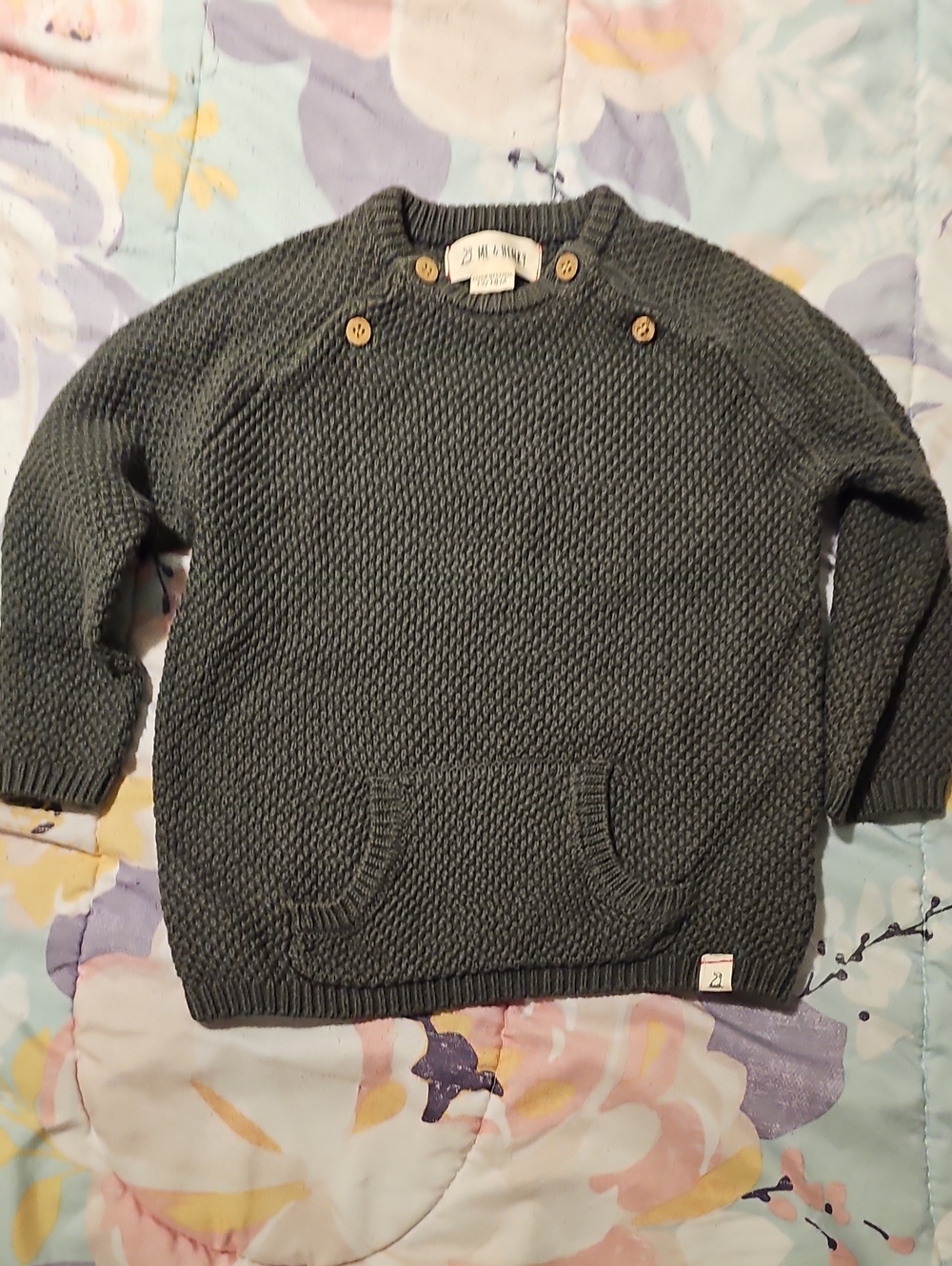 Me & Henry Green Knit Sweater with Buttons Great Condition 12 To 18 Month